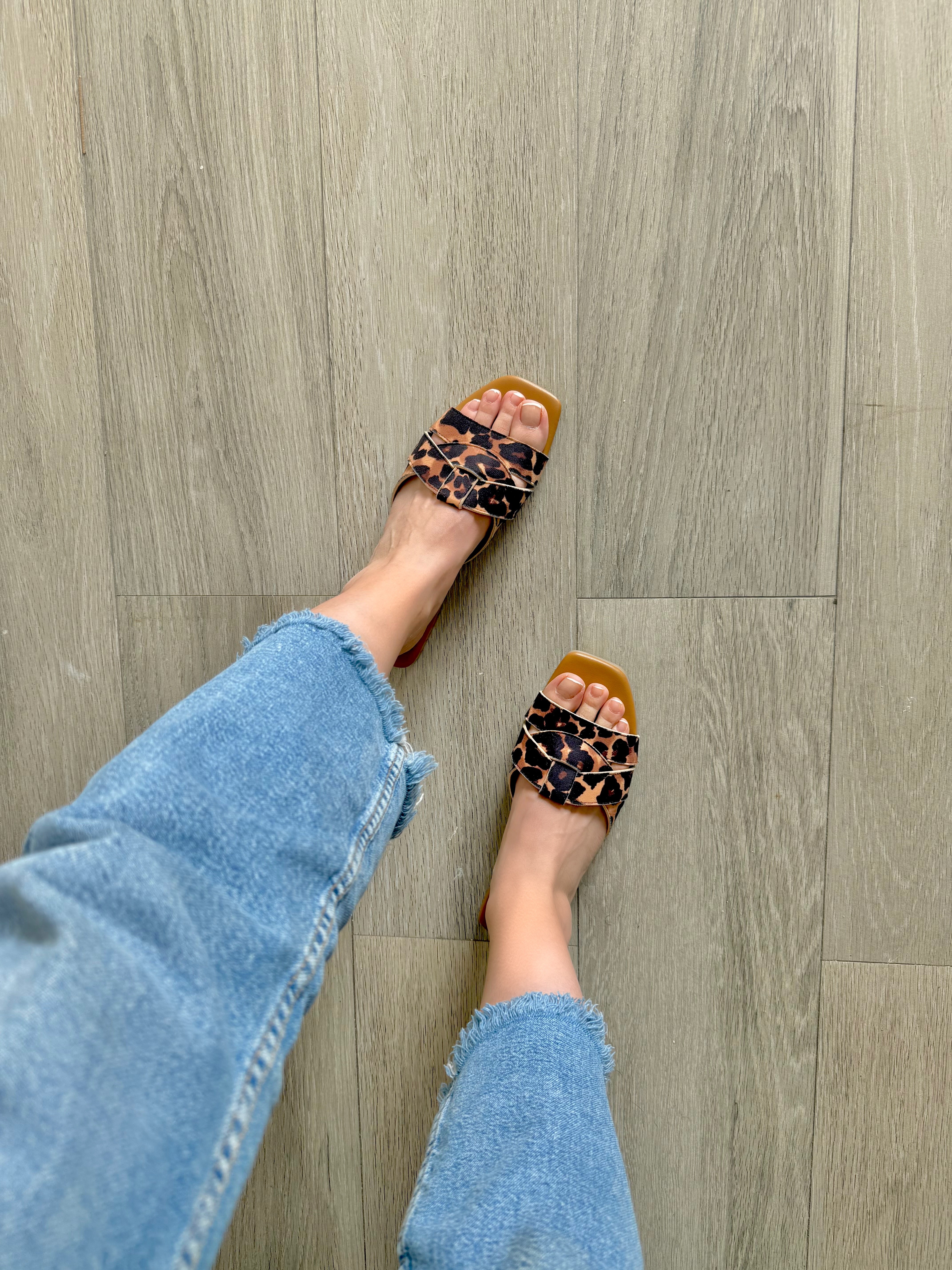 Sandalia de piso animal print